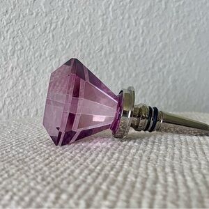 Elegant Pink Gem Wine Stopper